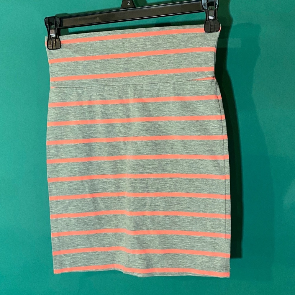 Forever 21 Gray And Neon Pink Stretch Mini Skirt